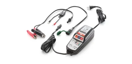 A54029974000 CARGADOR MANTENEDOR DE BATERÍAS CON TESTER KTM